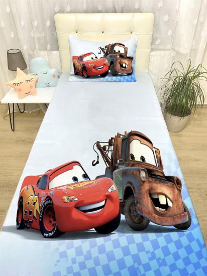 Kırmızı Araba ve Arkadaşı Desenli Yatak Örtüsü ve Yastık